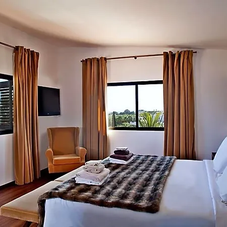 Sao Rafael Holidays מלון
